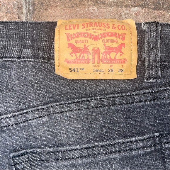 Boys Levi Jean's 16 Reg. 541 Athletic Fit Dark Wash - Picture 4 of 4